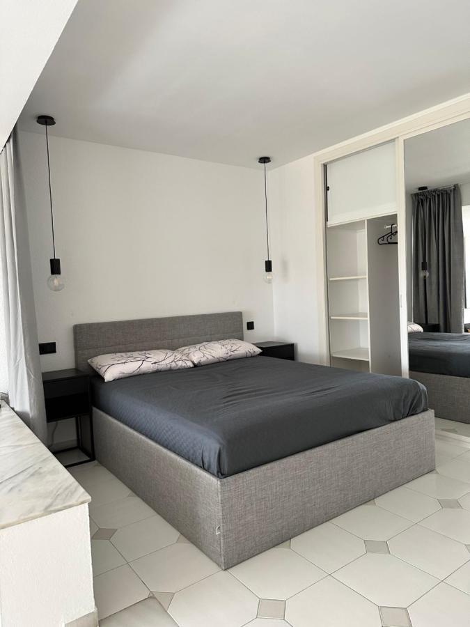 J&m Miraflores Apartment *